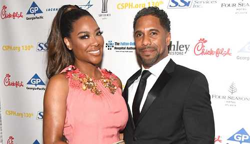 'Hard to Watch': Kenya Moore Breaks Down While Discussing Her 'Nasty' Marital Woes With Estranged Husband 'Hard to Watch': Kenya Moore Breaks Down While Discussing Her 'Nasty' Marital Woes With Estranged Husband
