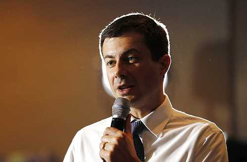 Protester in Black Lives Matter shirt interrupts event for Black Buttigieg supporters