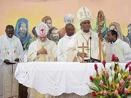 iciHaiti - Religion : Cardinal Langlois celebrates the Mass of the Epiphany in Kourou (French Guiana) - iciHaiti.com : All the news in brief 7/7 iciHaiti - Religion : Cardinal Langlois celebrates the Mass of the Epiphany in Kourou (French Guiana) - iciHaiti.com : All the news in brief 7/7