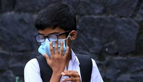 Fixed It: This $15 Face Mask Brace Will Stop Your Glasses From Fogging Up