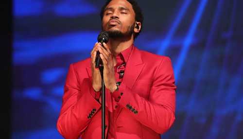 Typhoid Trigga: Trey Songz Seen Spitting In The Mouths of 2 Women, Twitter Is Disgusted