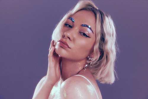 INTERVIEW: Lo Lauren talks creative challenges, musical heroes & debut EP 'Wonderlust' - CelebMix