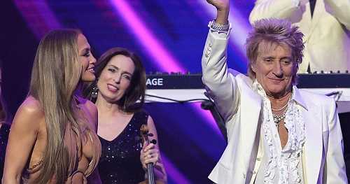 Highlights of 2025 AMAs, from Jennifer Lopez's medley to shocking moments