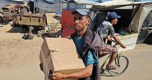 Controversial new U.S. and Israel-backed Gaza aid effort gets off to a slow, tumultuous start